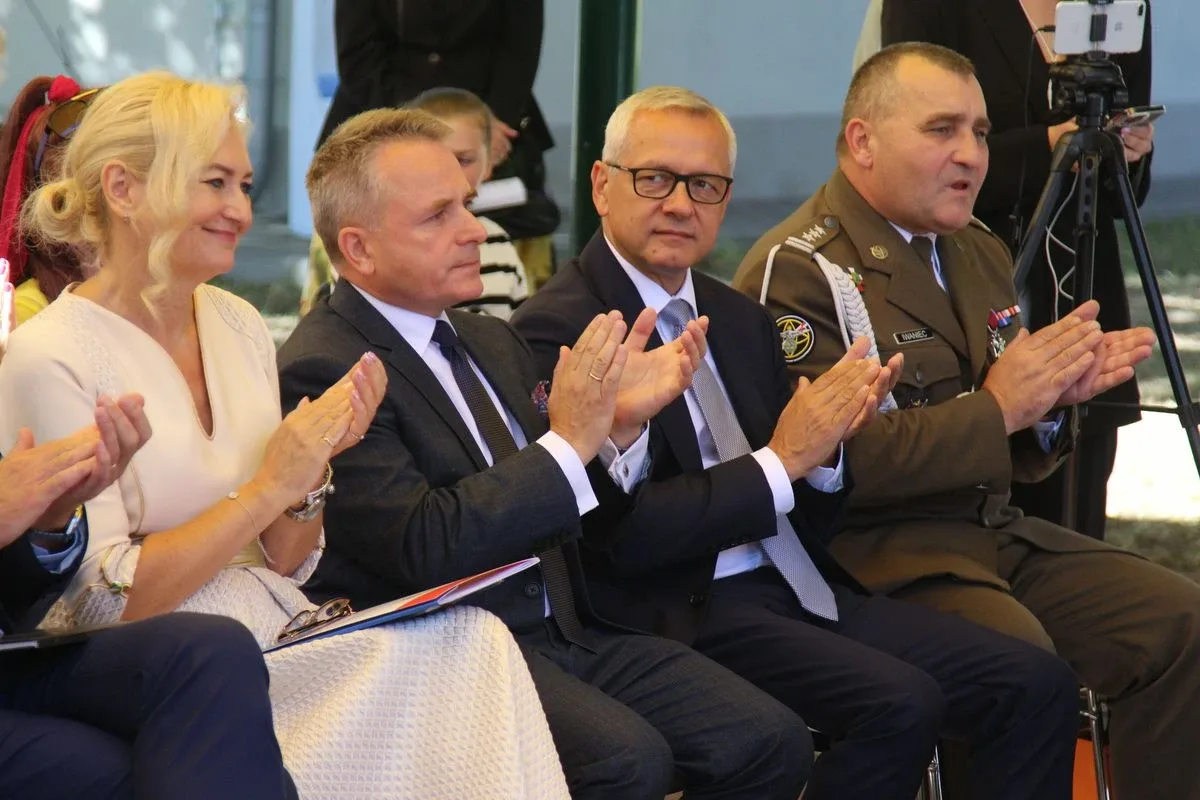 Narodowe Czytanie z Wojewodą Mazowieckim oraz Mazowieckim Kuratorem Oświaty w Letnim Ogrodzie! (zdjęcia, wideo)