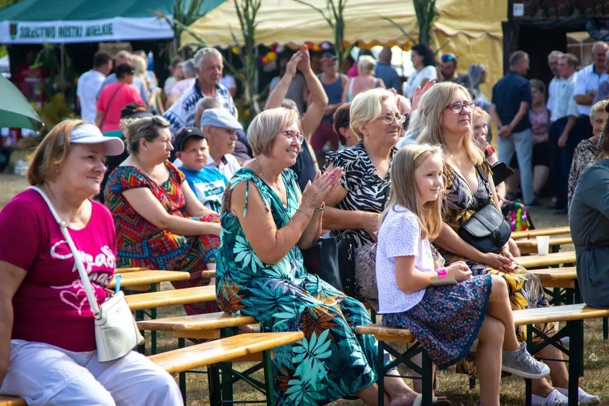 Koncert zespołu Chillout na Dożynkach Gminno-Parafialnych w Prostyni (zdjęcia, wideo)
