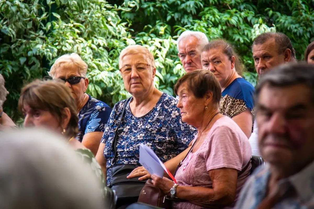 Ostrowianie wspólnie śpiewali pieśni i piosenki żołnierskie (zdjęcia) (wideo)