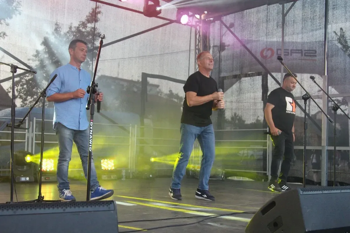 Koncerty zespołów na XXI Dniach Kukurydzy w Andrzejewie. Artyści zachwycili publikę swoimi występami (zdjęcia, wideo)
