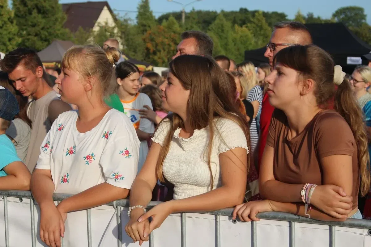 Koncerty zespołów na XXI Dniach Kukurydzy w Andrzejewie. Artyści zachwycili publikę swoimi występami (zdjęcia, wideo)