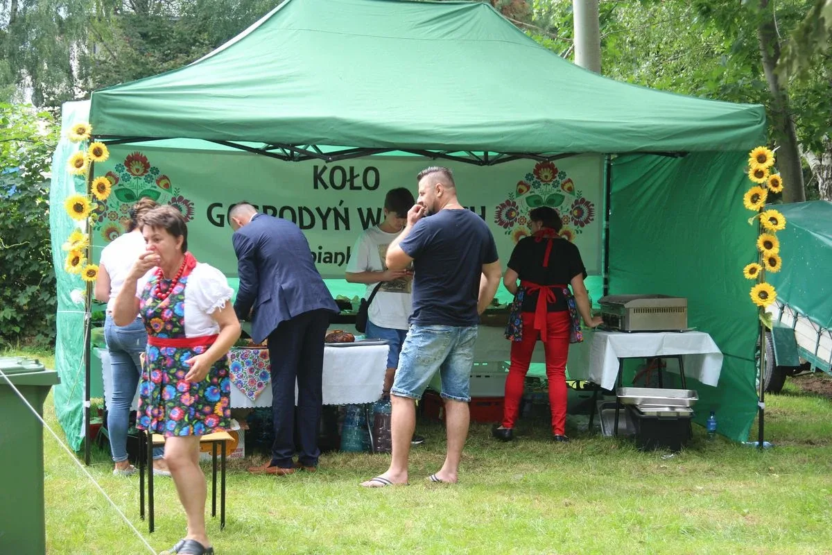 Oficjalne otwarcie Festiwalu Kół Gospodyń Wiejskich w Bogutach-Piankach (zdjęcia, wiedo)