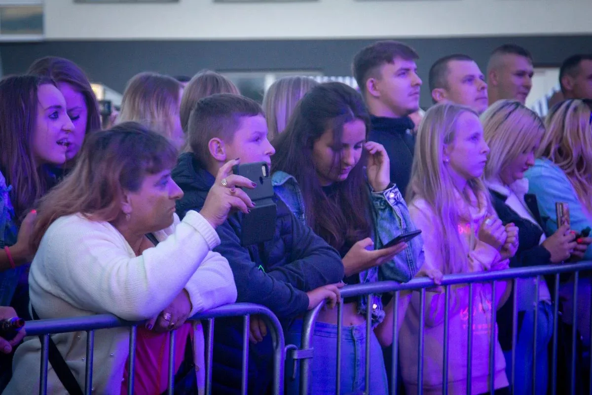 Koncerty zespołów na Pikniku Rodzinnym w Nurze - pojawiły się same największe hity! (zdjęcia, wideo)