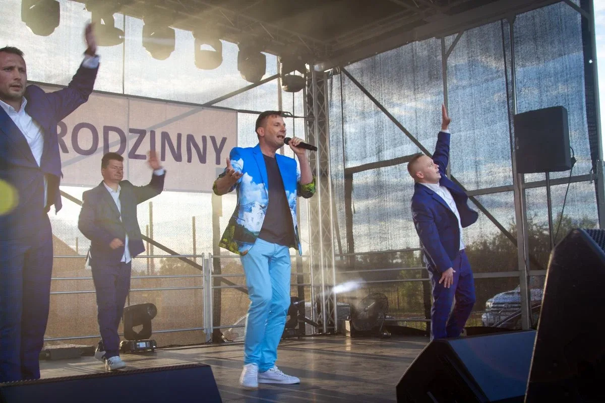 Koncerty zespołów na Pikniku Rodzinnym w Nurze - pojawiły się same największe hity! (zdjęcia, wideo)