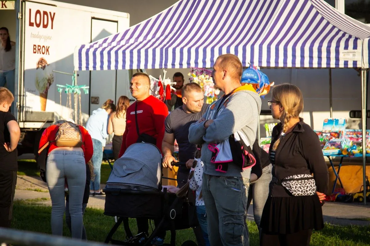Koncerty zespołów na Pikniku Rodzinnym w Nurze - pojawiły się same największe hity! (zdjęcia, wideo)