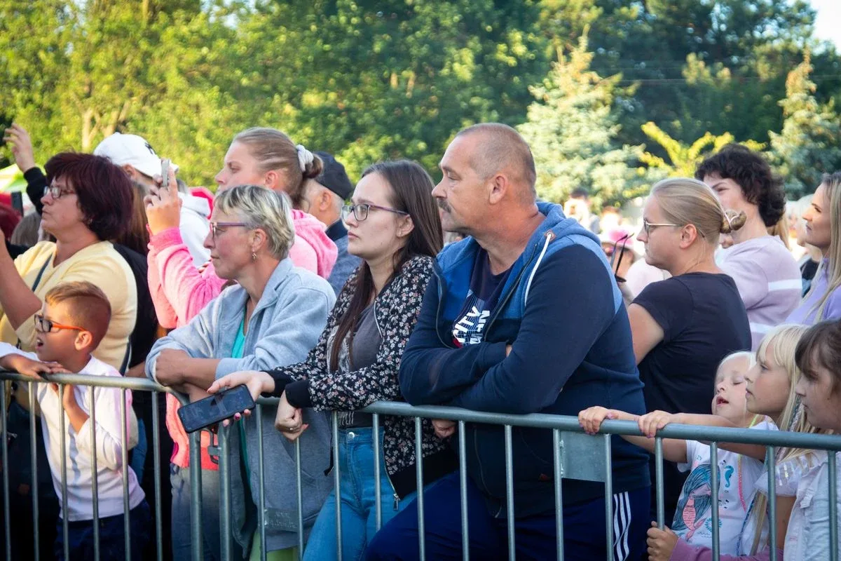 Koncerty zespołów na Pikniku Rodzinnym w Nurze - pojawiły się same największe hity! (zdjęcia, wideo)