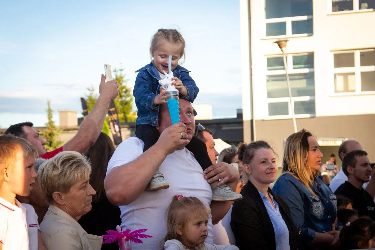 Koncerty zespołów na Pikniku Rodzinnym w Nurze - pojawiły się same największe hity! (zdjęcia, wideo)