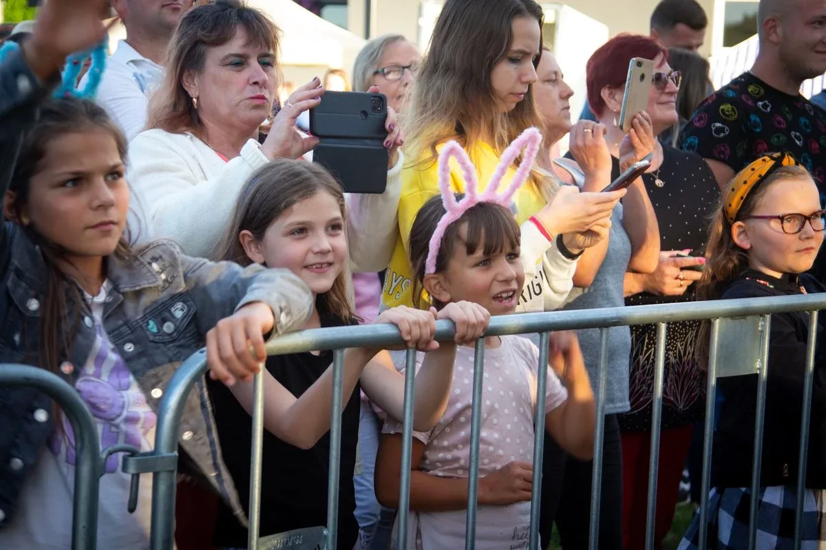 Koncerty zespołów na Pikniku Rodzinnym w Nurze - pojawiły się same największe hity! (zdjęcia, wideo)