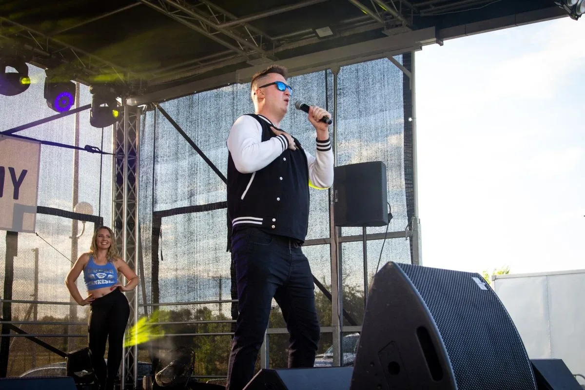 Koncerty zespołów na Pikniku Rodzinnym w Nurze - pojawiły się same największe hity! (zdjęcia, wideo)