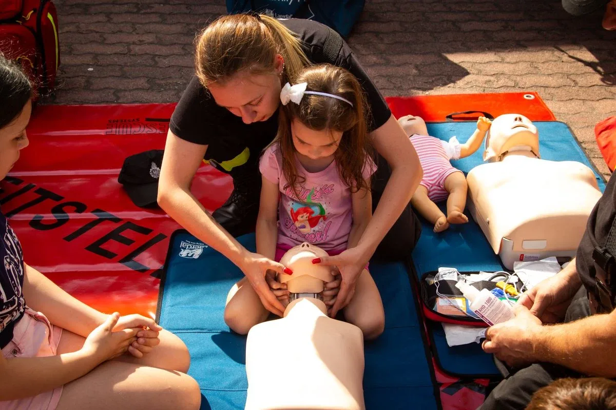 Dzieci nauczyły się jak bezpiecznie zachować się podczas wakacji (zdjęcia, wideo)