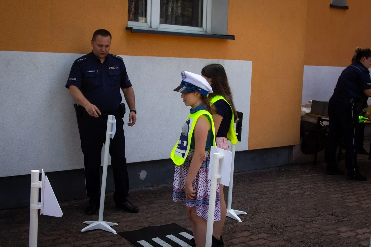 Dzieci nauczyły się jak bezpiecznie zachować się podczas wakacji (zdjęcia, wideo)