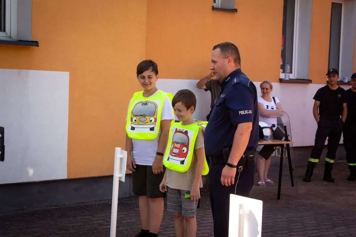 Dzieci nauczyły się jak bezpiecznie zachować się podczas wakacji (zdjęcia, wideo)