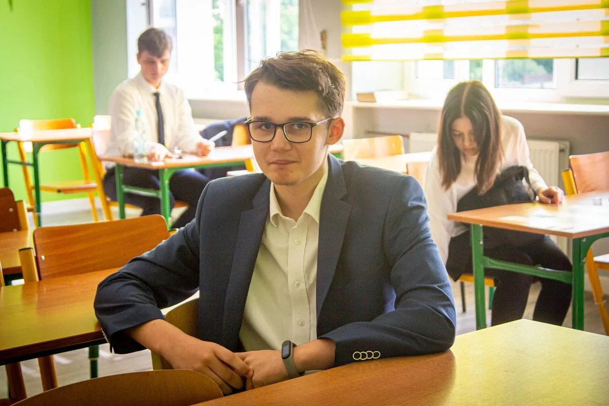 Egzamin ósmoklasisty w Szkole Podstawowej nr 2. Uczniowie mierzą się z matematyką (zdjęcia)