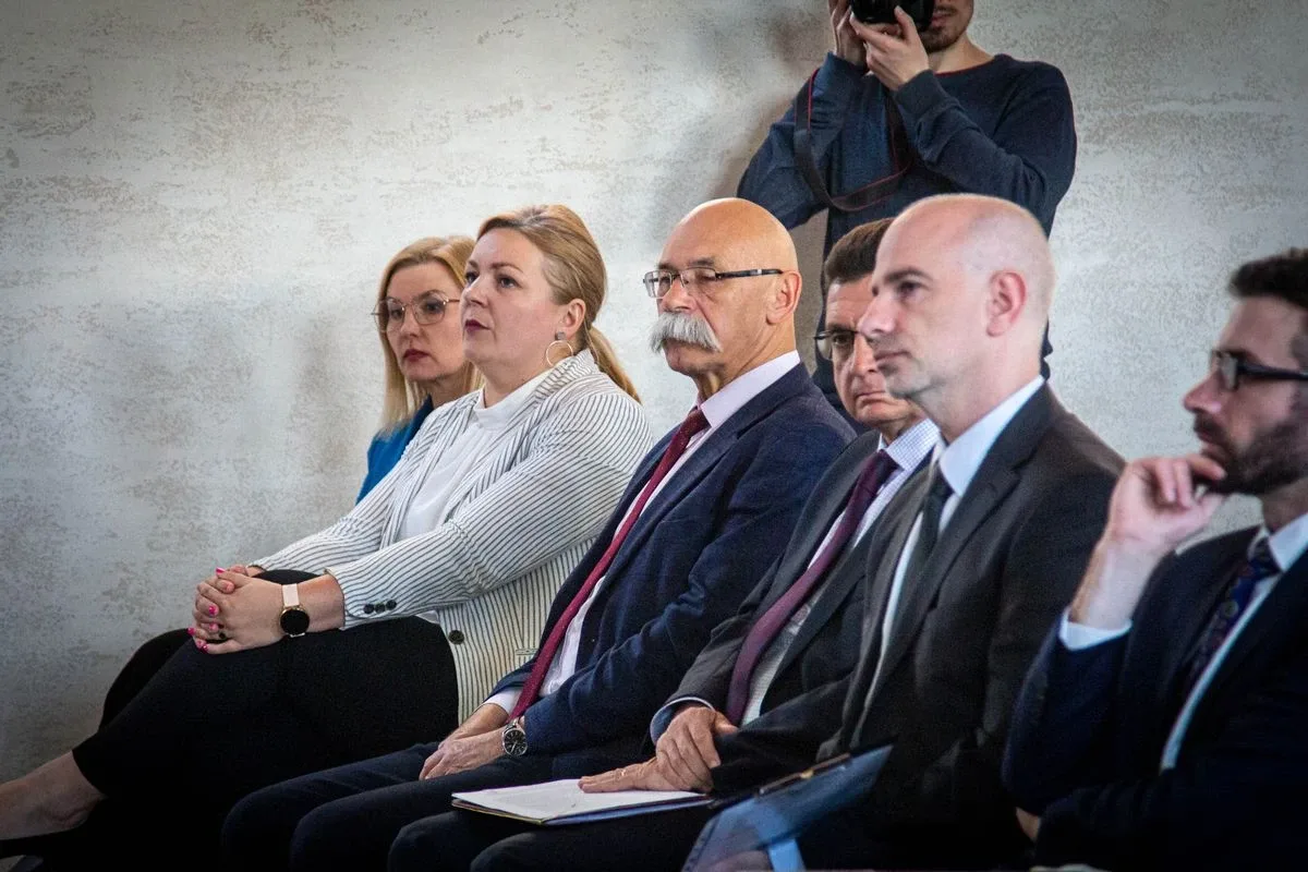 Podpisano porozumienie dotyczące upamiętnienia cmentarza żydowskiego przy ulicy Broniewskiego (zdjęcia)