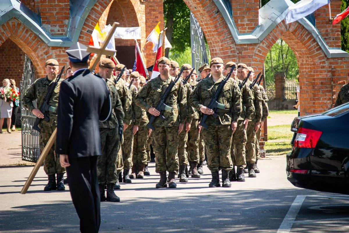Uroczystości pogrzebowe Żołnierza Niezłomnego (zdjęcia)