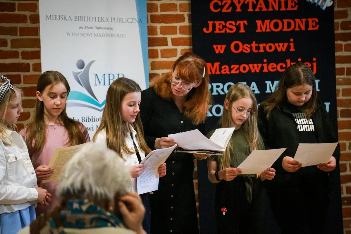 Rozdanie nagród laureatom V edycji akcji "Czytanie jest Modne w Ostrowi Mazowieckiej" (zdjęcia)