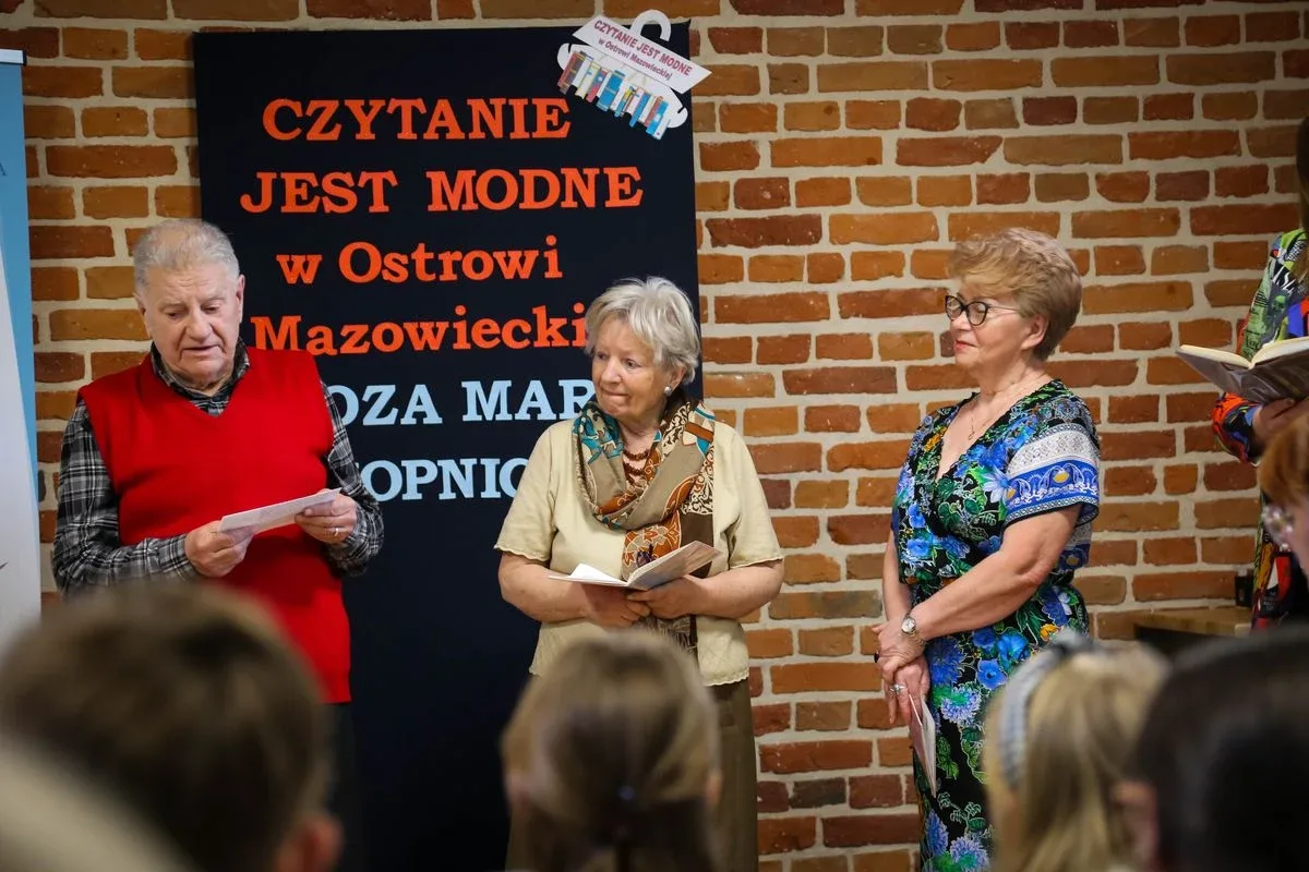Rozdanie nagród laureatom V edycji akcji "Czytanie jest Modne w Ostrowi Mazowieckiej" (zdjęcia)
