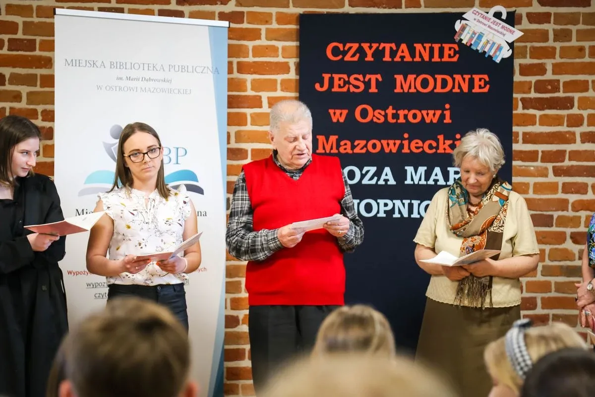 Rozdanie nagród laureatom V edycji akcji "Czytanie jest Modne w Ostrowi Mazowieckiej" (zdjęcia)