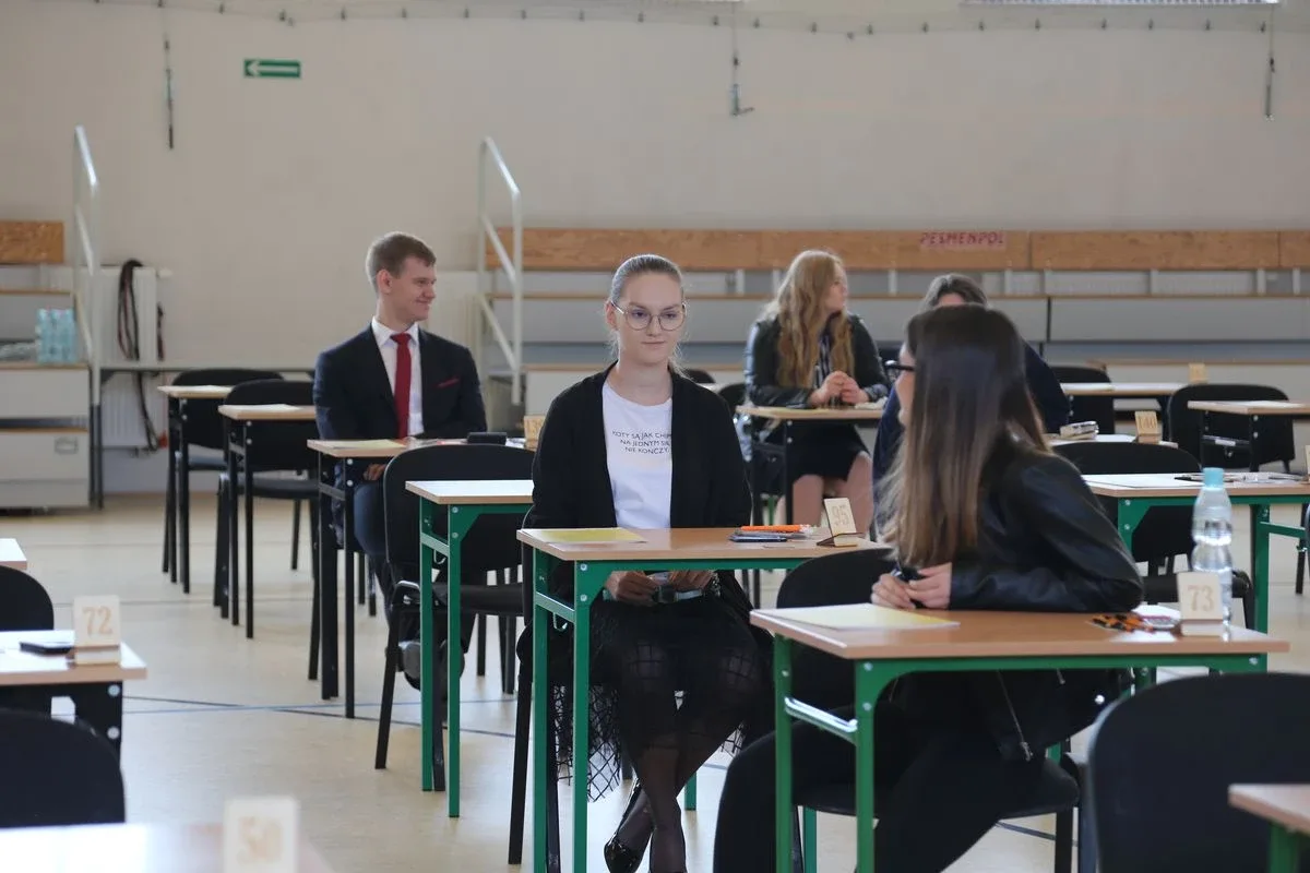 Matura z matematyki w ostrowskim "Koperniczku" (zdjęcia)