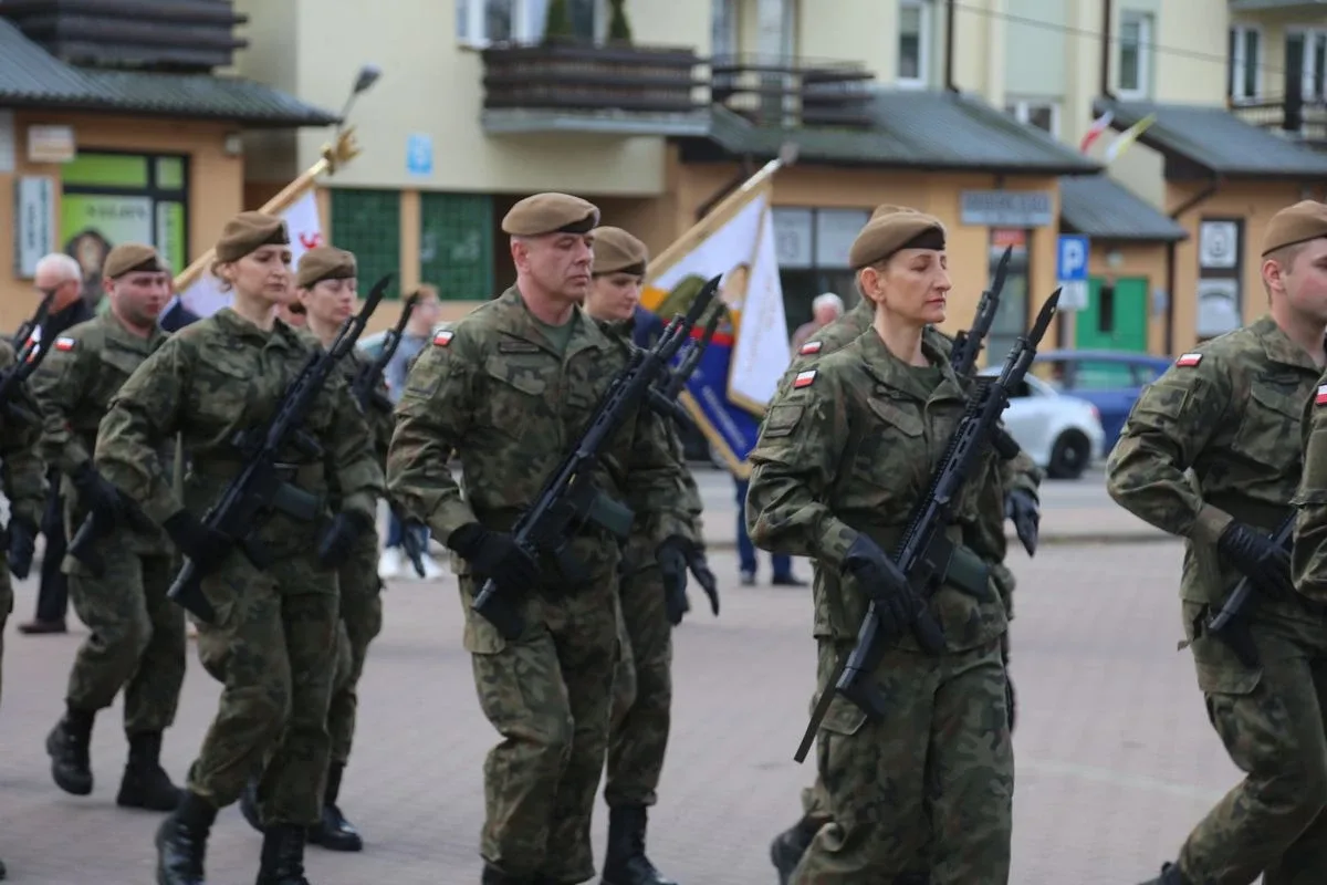 Miejskie obchody Święta Narodowego 3 Maja w Ostrowi Mazowieckiej (zdjęcia)