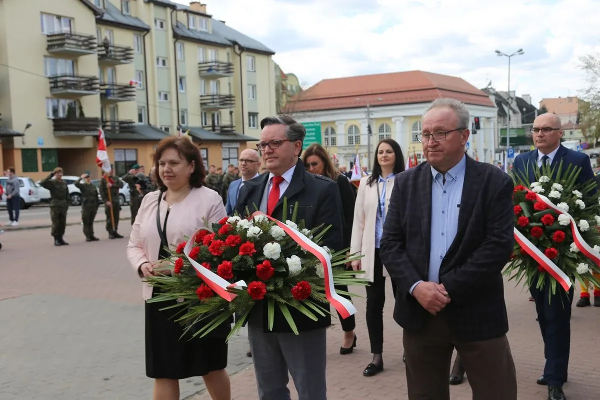 Miejskie obchody Święta Narodowego 3 Maja w Ostrowi Mazowieckiej (zdjęcia)