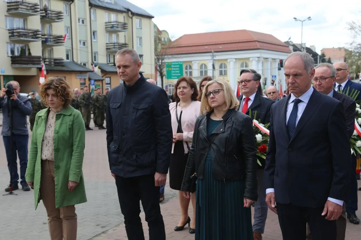 Miejskie obchody Święta Narodowego 3 Maja w Ostrowi Mazowieckiej (zdjęcia)