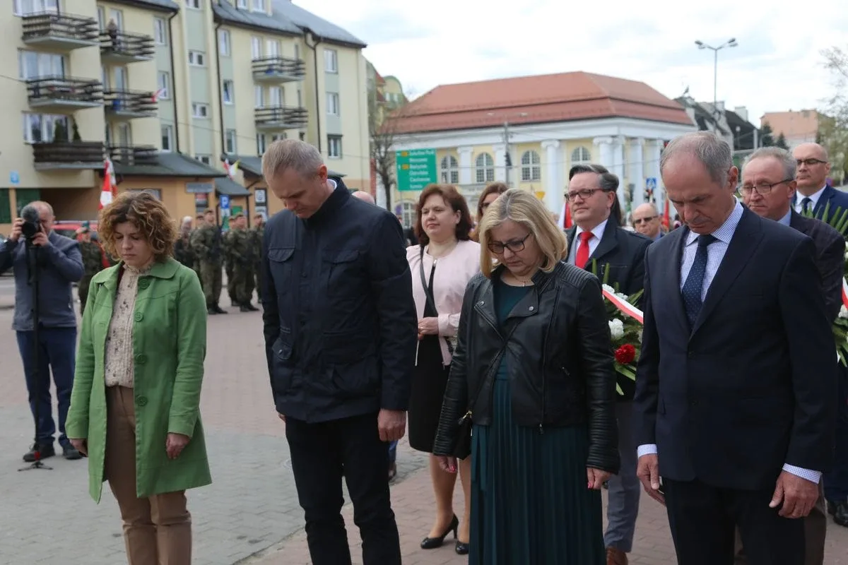Miejskie obchody Święta Narodowego 3 Maja w Ostrowi Mazowieckiej (zdjęcia)