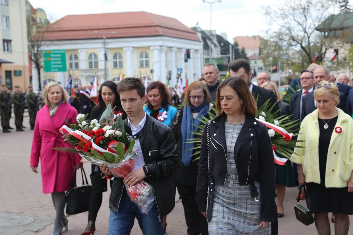 Miejskie obchody Święta Narodowego 3 Maja w Ostrowi Mazowieckiej (zdjęcia)