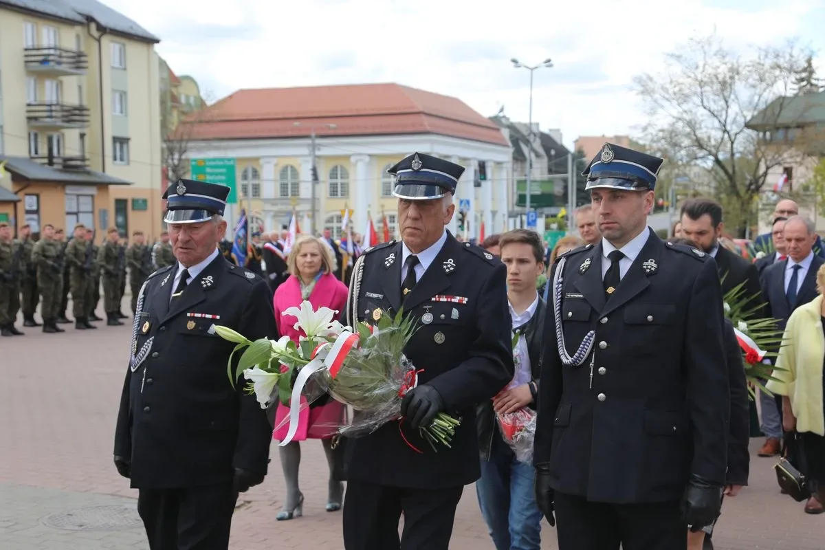 Miejskie obchody Święta Narodowego 3 Maja w Ostrowi Mazowieckiej (zdjęcia)