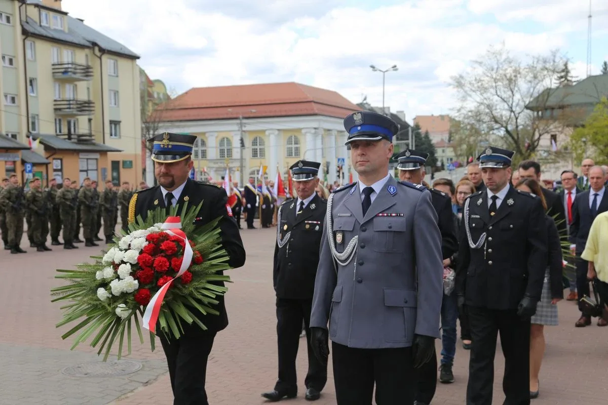 Miejskie obchody Święta Narodowego 3 Maja w Ostrowi Mazowieckiej (zdjęcia)