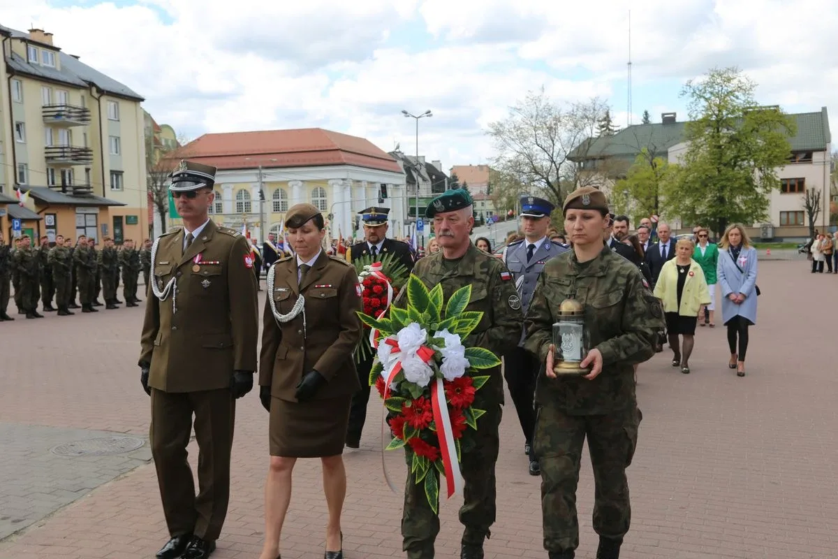 Miejskie obchody Święta Narodowego 3 Maja w Ostrowi Mazowieckiej (zdjęcia)