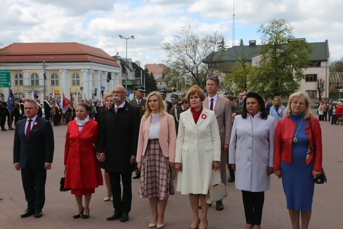 Miejskie obchody Święta Narodowego 3 Maja w Ostrowi Mazowieckiej (zdjęcia)