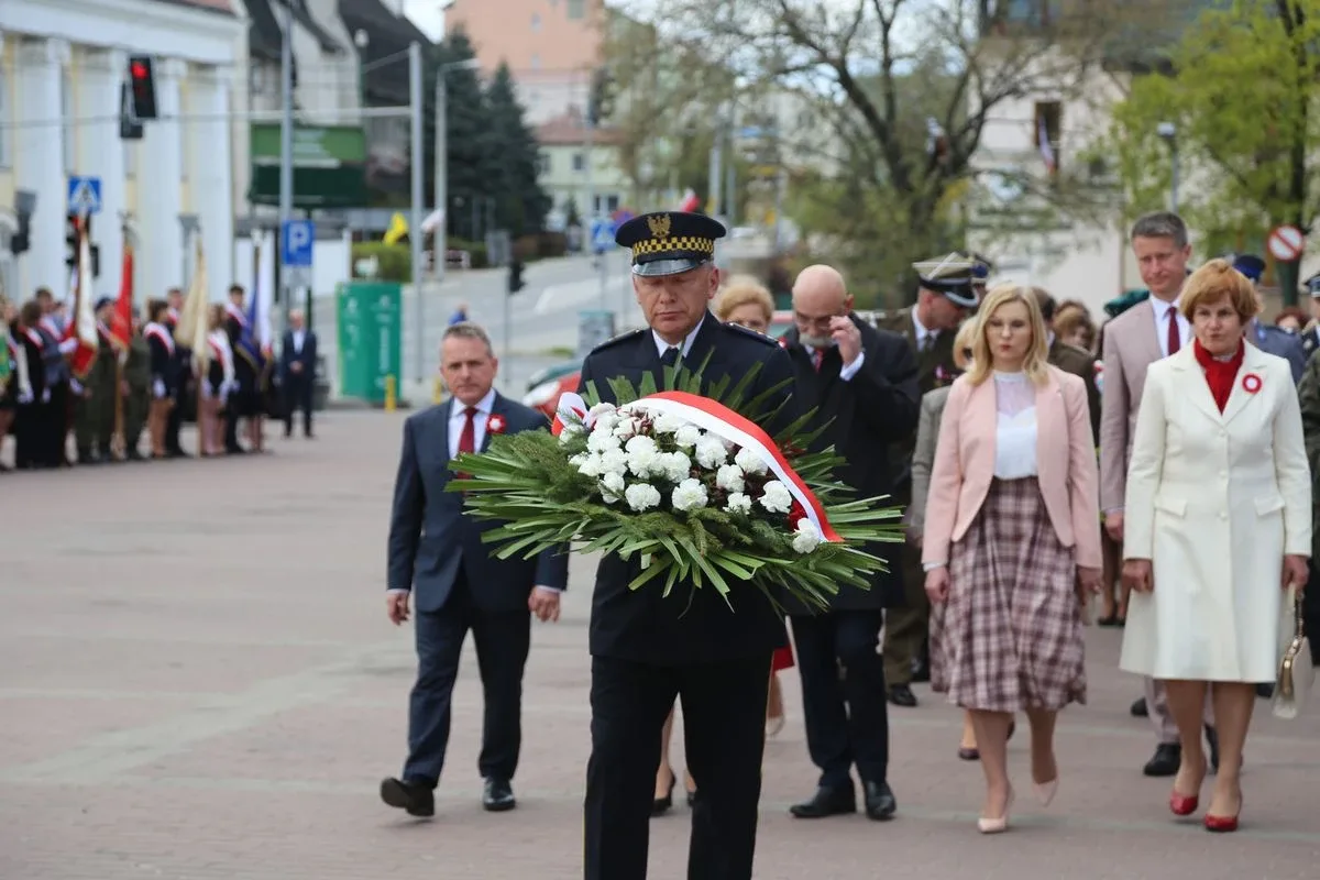 Miejskie obchody Święta Narodowego 3 Maja w Ostrowi Mazowieckiej (zdjęcia)