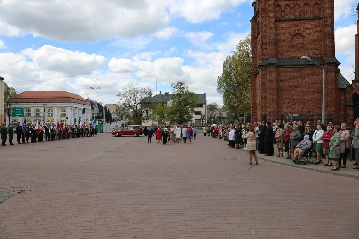 Miejskie obchody Święta Narodowego 3 Maja w Ostrowi Mazowieckiej (zdjęcia)