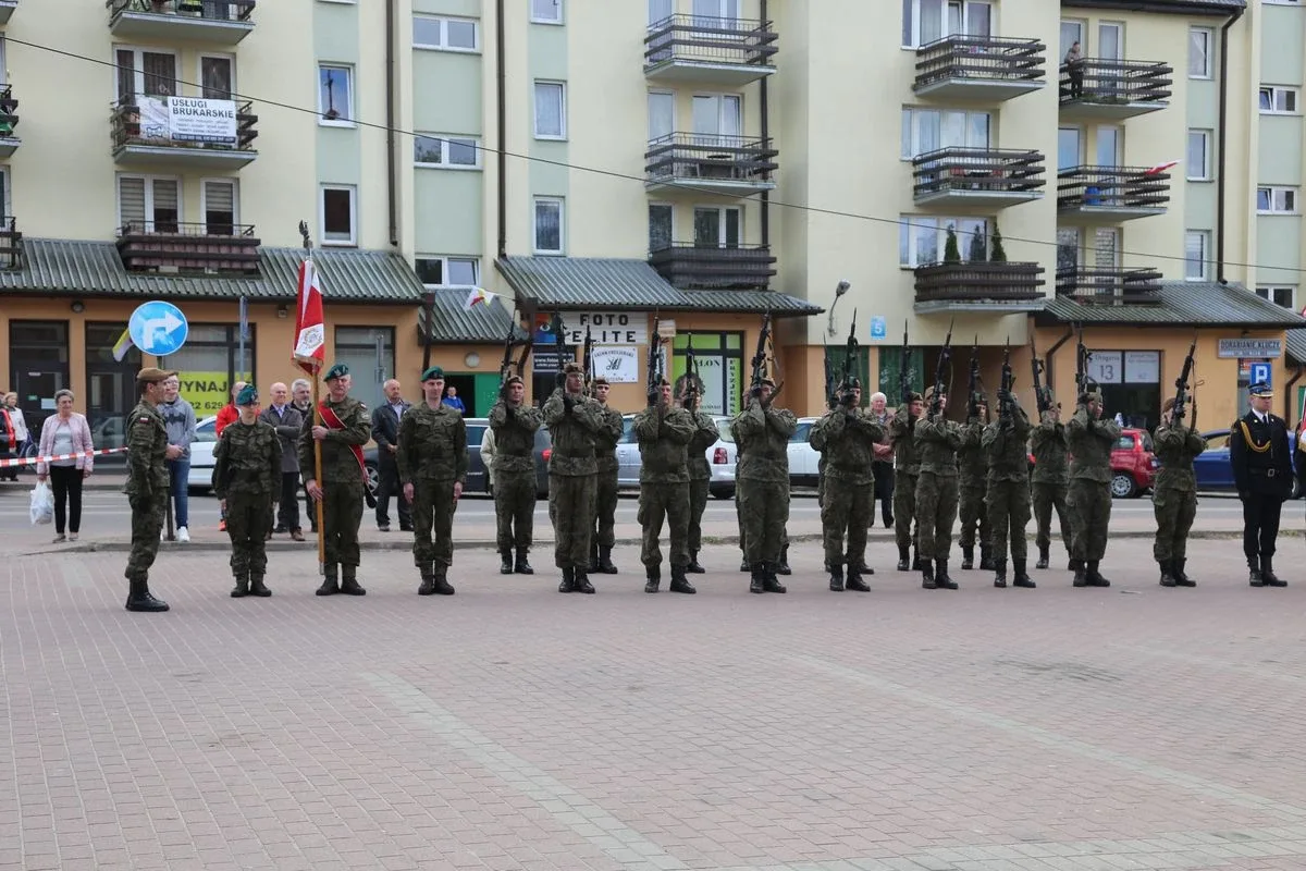 Miejskie obchody Święta Narodowego 3 Maja w Ostrowi Mazowieckiej (zdjęcia)