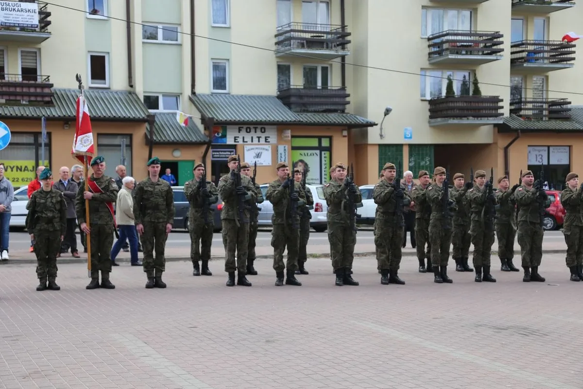 Miejskie obchody Święta Narodowego 3 Maja w Ostrowi Mazowieckiej (zdjęcia)