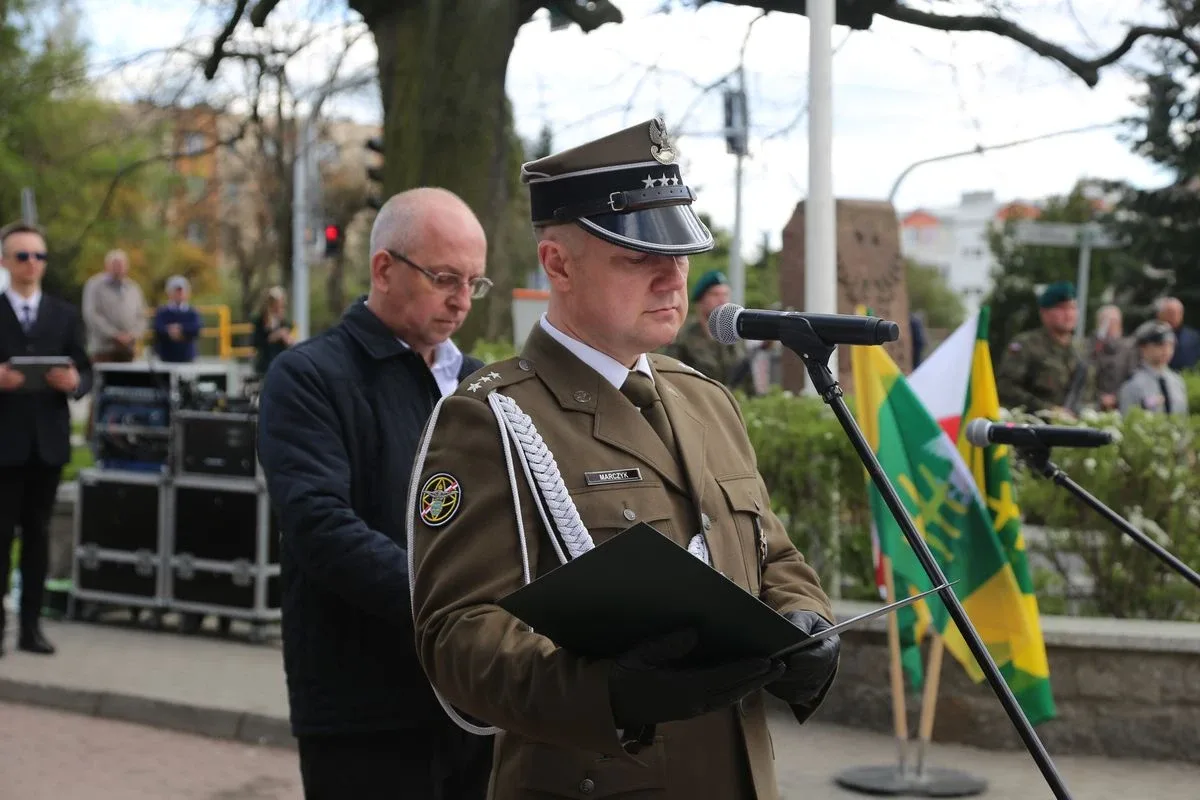 Miejskie obchody Święta Narodowego 3 Maja w Ostrowi Mazowieckiej (zdjęcia)