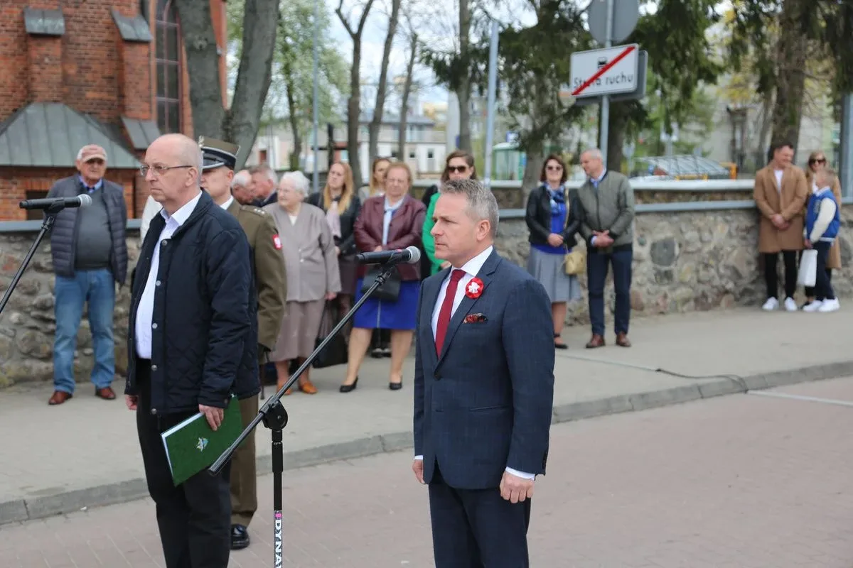 Miejskie obchody Święta Narodowego 3 Maja w Ostrowi Mazowieckiej (zdjęcia)