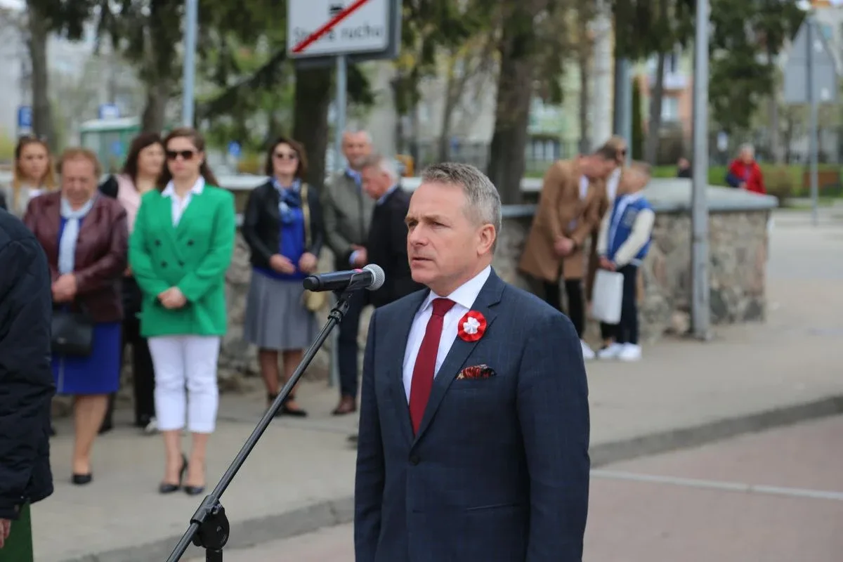Miejskie obchody Święta Narodowego 3 Maja w Ostrowi Mazowieckiej (zdjęcia)
