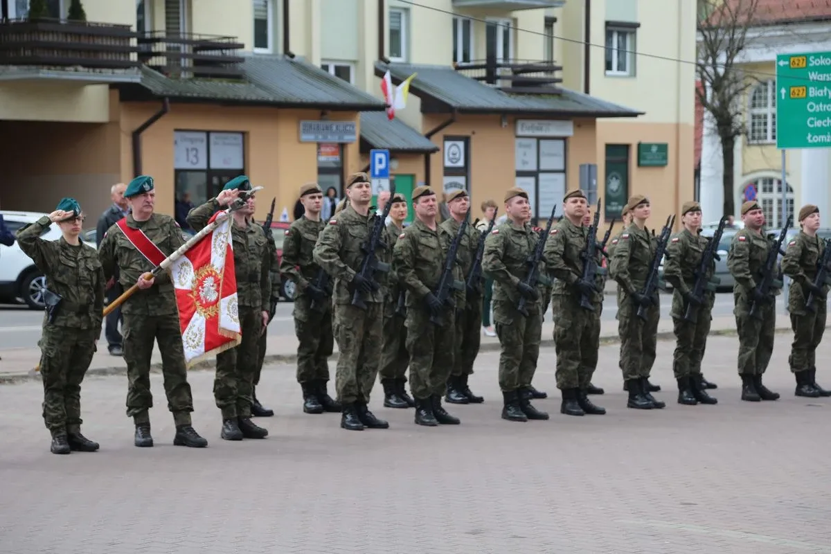 Miejskie obchody Święta Narodowego 3 Maja w Ostrowi Mazowieckiej (zdjęcia)