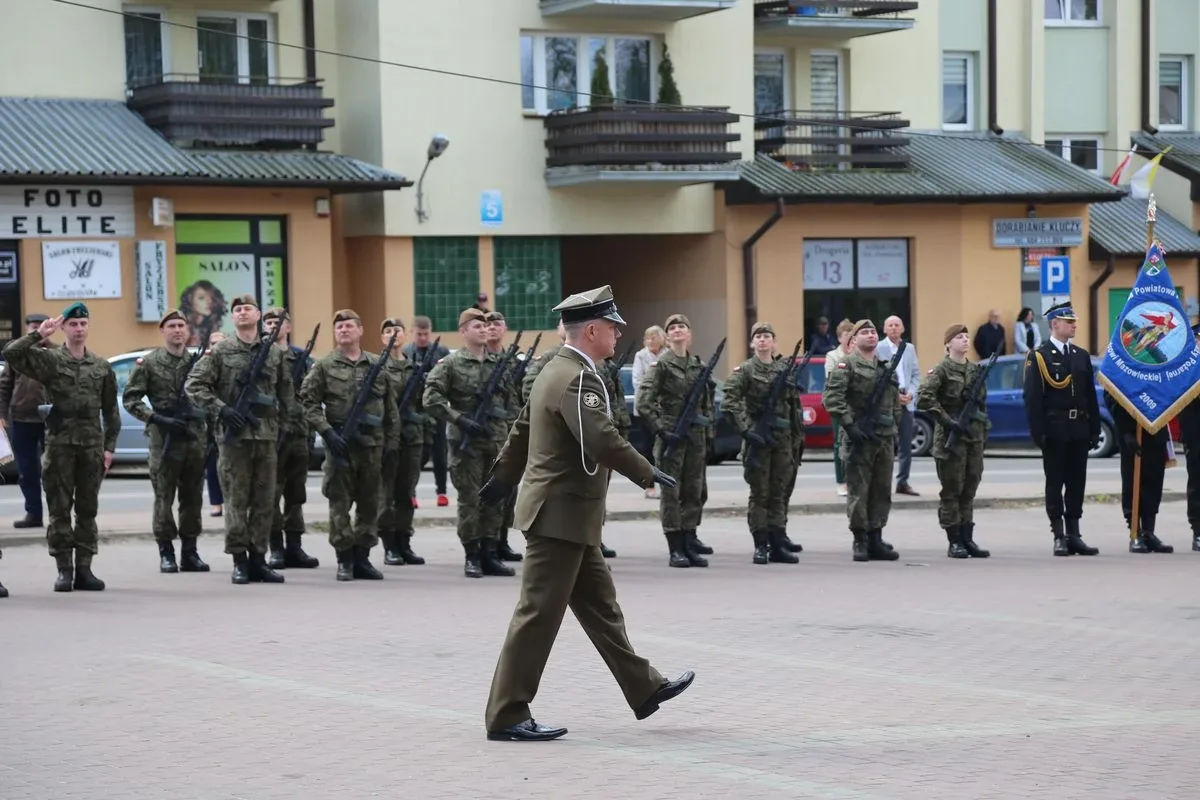 Miejskie obchody Święta Narodowego 3 Maja w Ostrowi Mazowieckiej (zdjęcia)