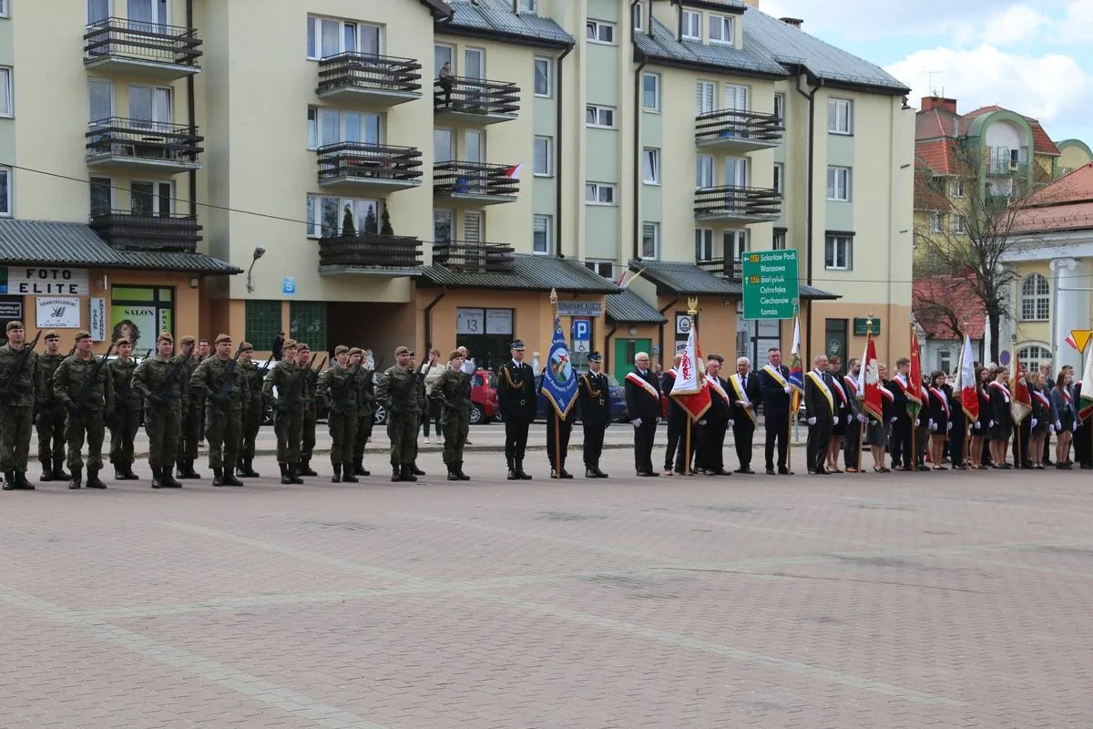 Miejskie obchody Święta Narodowego 3 Maja w Ostrowi Mazowieckiej (zdjęcia)
