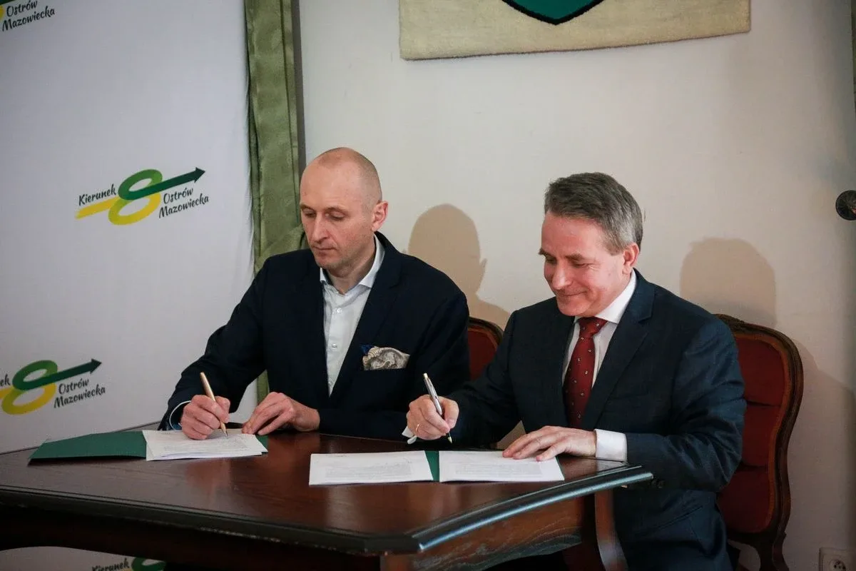 Wkrótce rozpocznie się budowa szkoły i przedszkola przy ulicy Partyzantów. Podpisano umowę z wykonawcą! (zdjęcia)