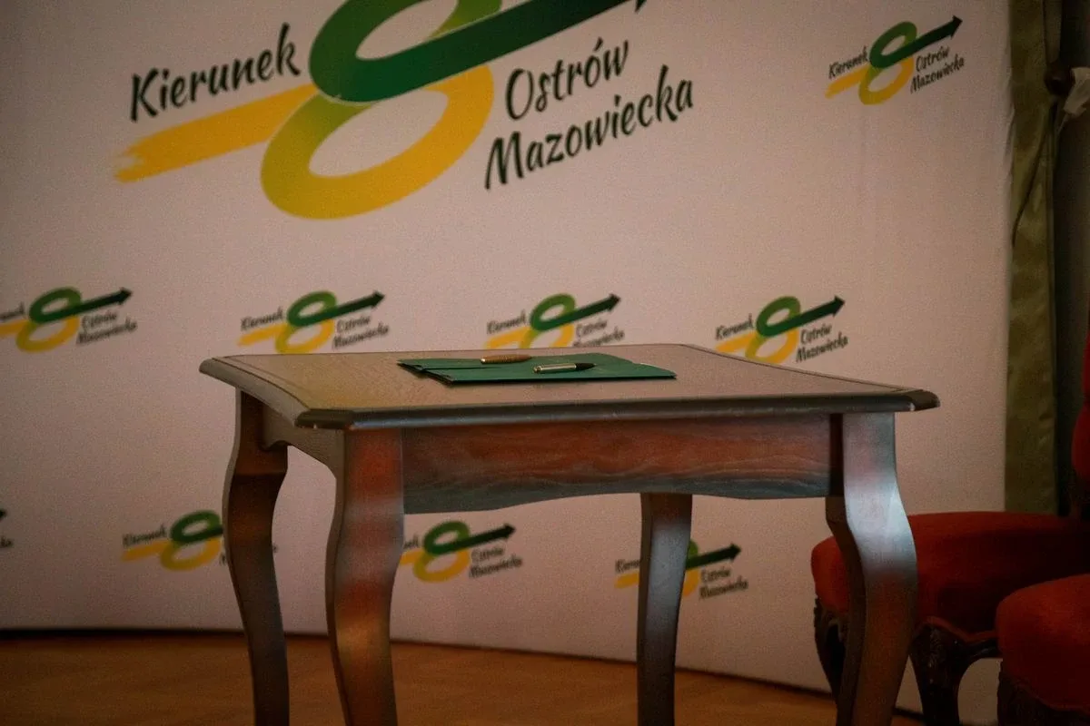 Wkrótce rozpocznie się budowa szkoły i przedszkola przy ulicy Partyzantów. Podpisano umowę z wykonawcą! (zdjęcia)