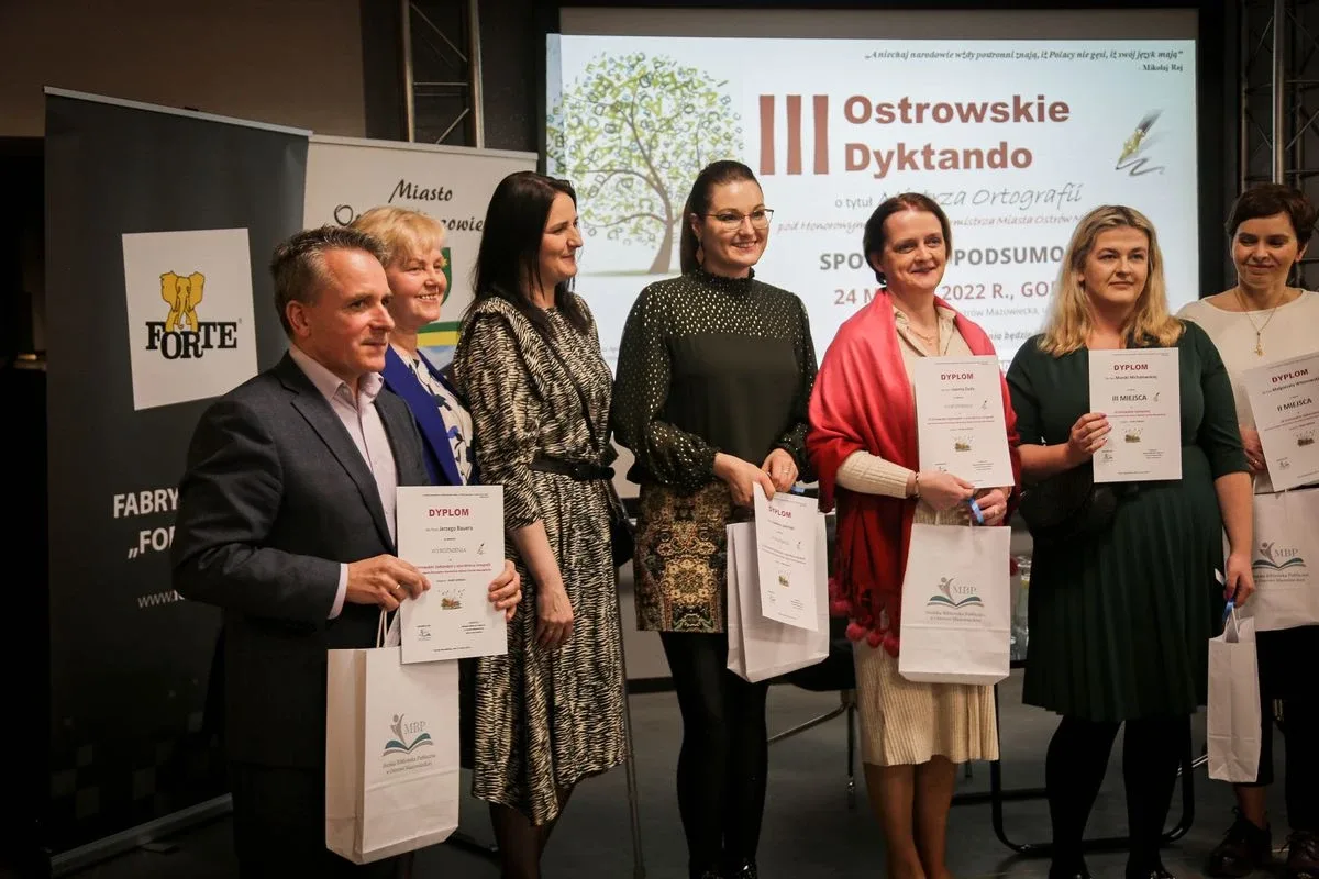 Wręczeniu nagród laureatom III Ostrowskiego Dyktanda towarzyszyło spotkanie z Michałem Rusinkiem (zdjęcia)