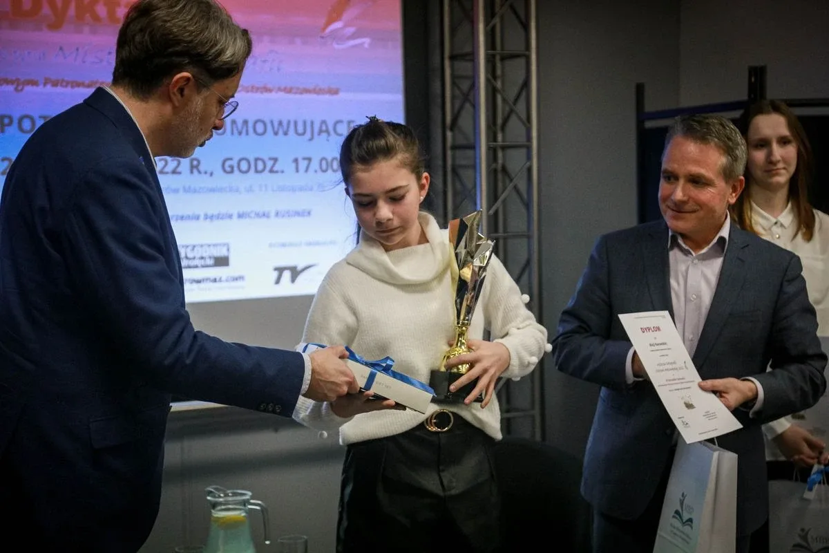 Wręczeniu nagród laureatom III Ostrowskiego Dyktanda towarzyszyło spotkanie z Michałem Rusinkiem (zdjęcia)