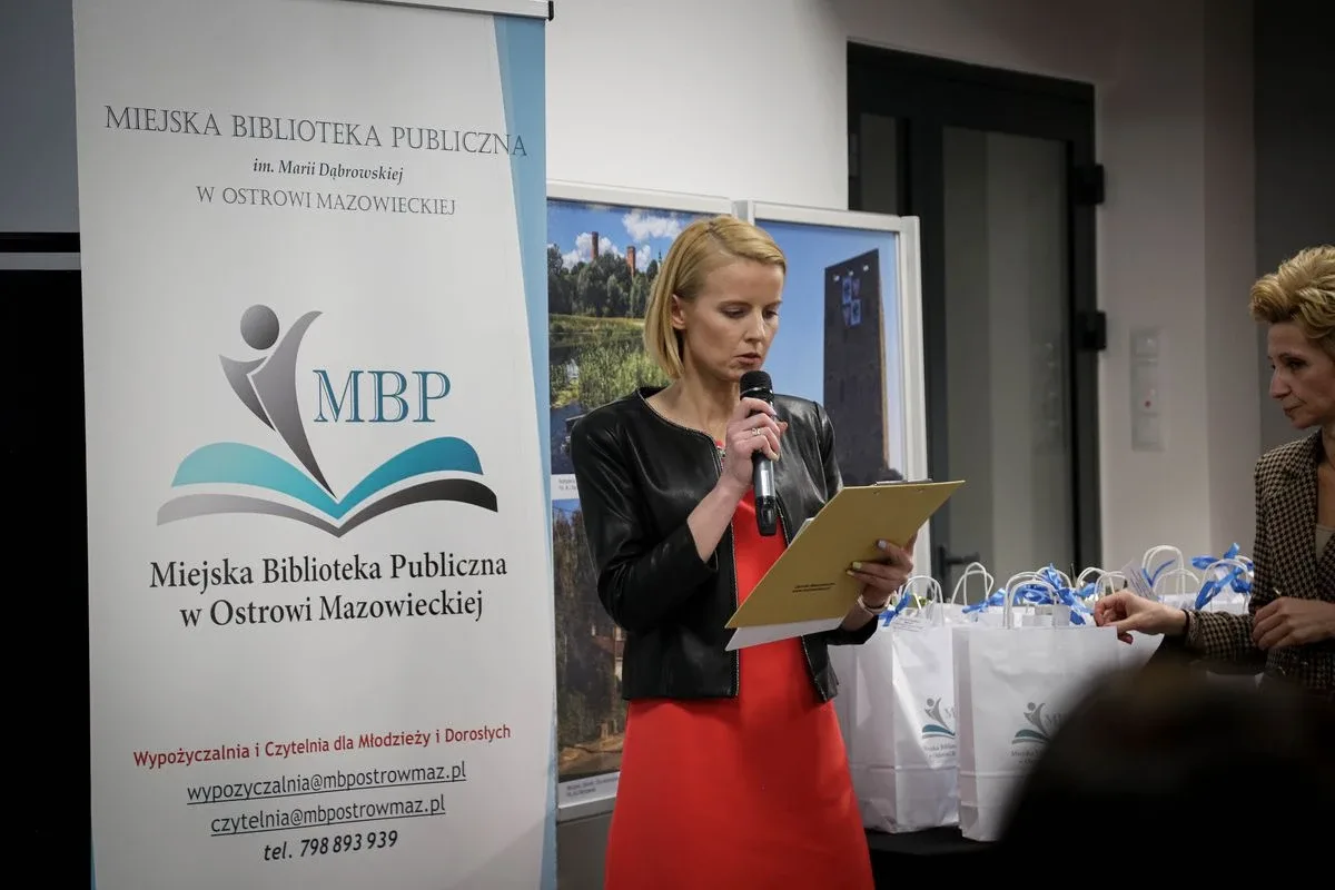 Wręczeniu nagród laureatom III Ostrowskiego Dyktanda towarzyszyło spotkanie z Michałem Rusinkiem (zdjęcia)
