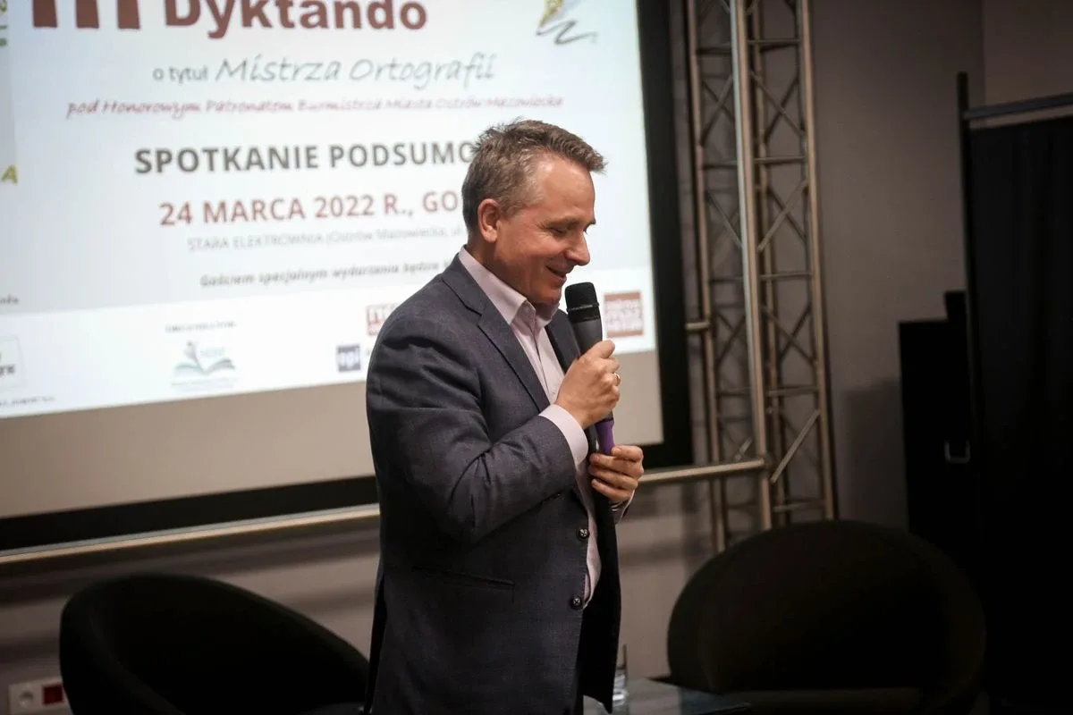 Wręczeniu nagród laureatom III Ostrowskiego Dyktanda towarzyszyło spotkanie z Michałem Rusinkiem (zdjęcia)