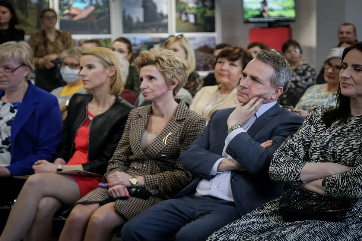 Wręczeniu nagród laureatom III Ostrowskiego Dyktanda towarzyszyło spotkanie z Michałem Rusinkiem (zdjęcia)