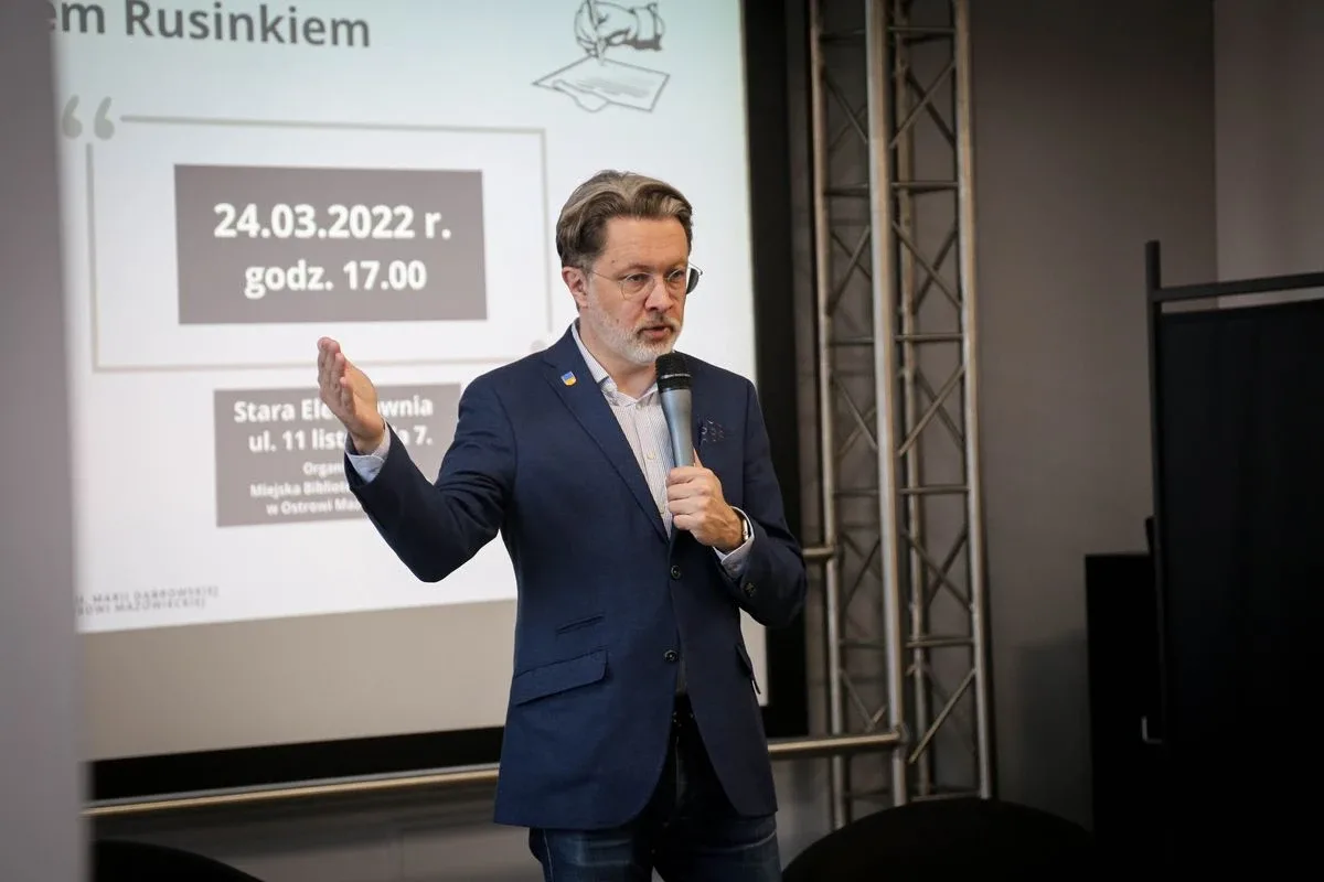 Wręczeniu nagród laureatom III Ostrowskiego Dyktanda towarzyszyło spotkanie z Michałem Rusinkiem (zdjęcia)